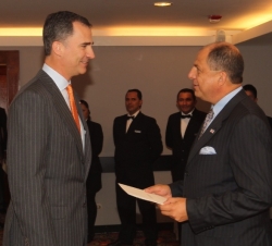 Su Alteza Real el Príncipe de Asturias momentos antes de dar comienzo el desayuno ofrecido por el presidente electo de la República de Costa Rica, Lui